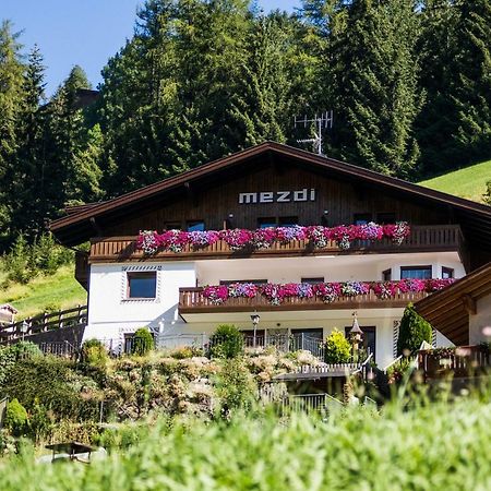 Apartments Mezdi Santa Cristina Val Gardena ภายนอก รูปภาพ