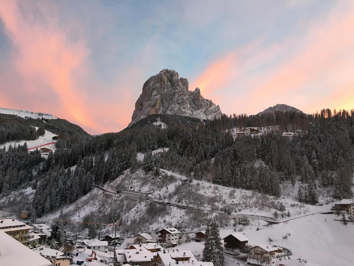 Apartments Mezdi Santa Cristina Val Gardena ภายนอก รูปภาพ