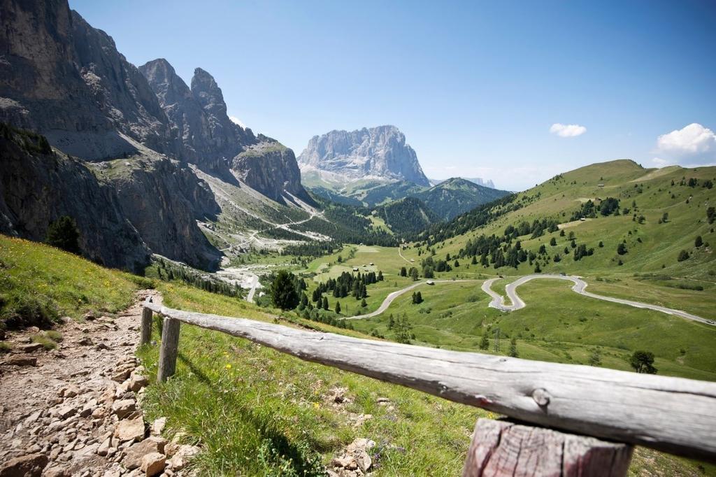 Apartments Mezdi Santa Cristina Val Gardena ภายนอก รูปภาพ