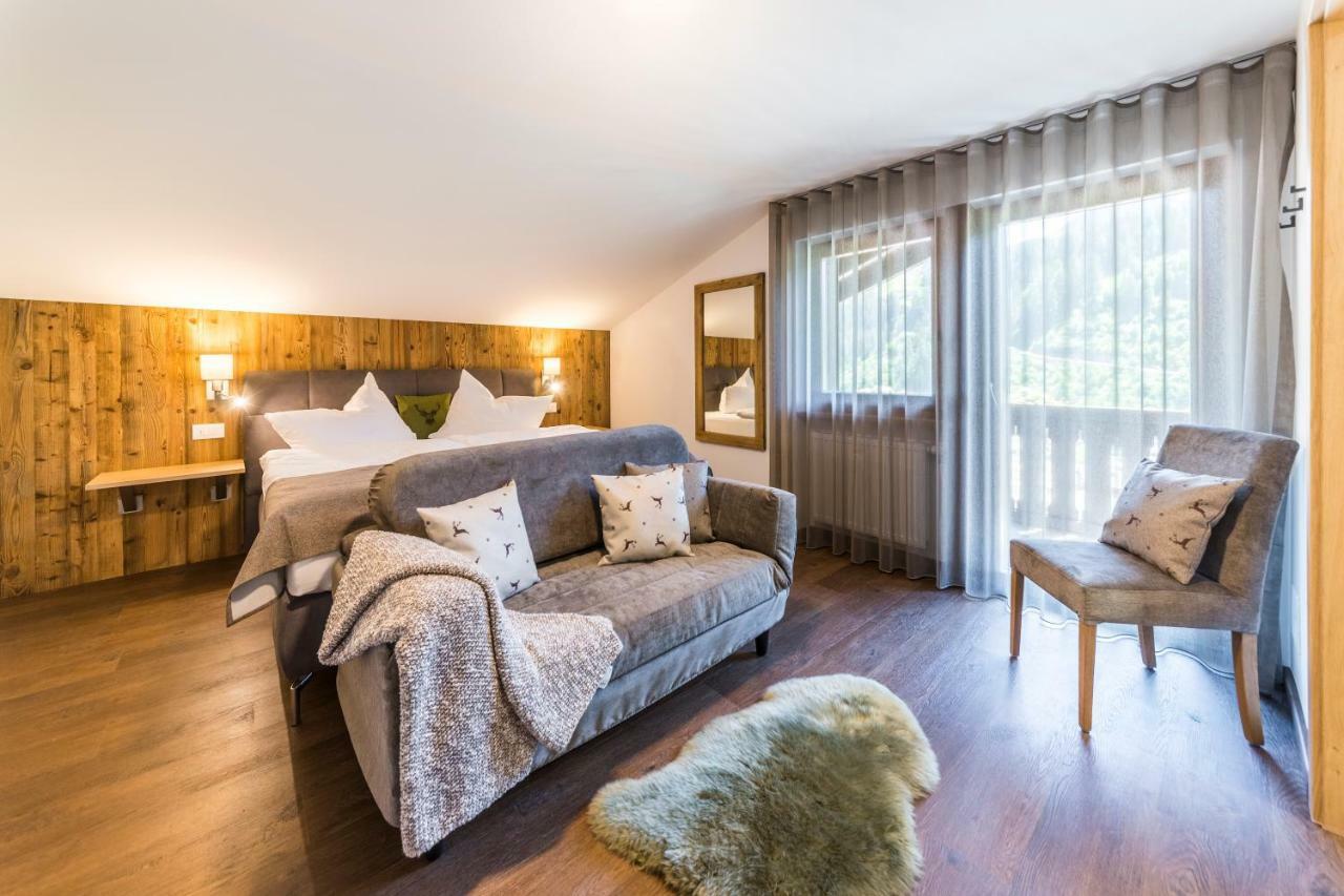 Apartments Mezdi Santa Cristina Val Gardena ภายนอก รูปภาพ