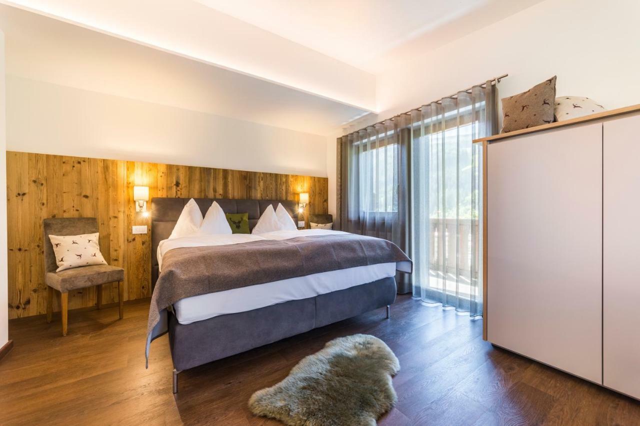 Apartments Mezdi Santa Cristina Val Gardena ภายนอก รูปภาพ